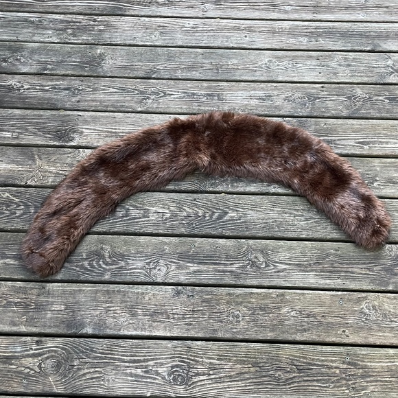 Faux Fur Trim: Zara Brown (Coat Accessory) - Picture 8 of 14
